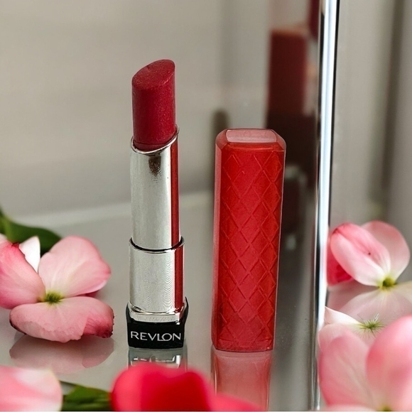 Lipstick REVLON Colorburst Lip Butter Lipstick Lip Color CHERRY TART - Picture 1 of 5